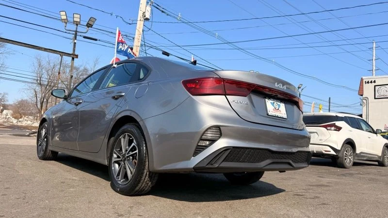 2023 Kia Forte - Image 8 of 12