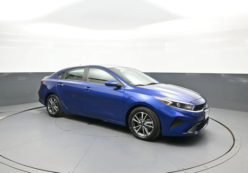 2023 Kia Forte - Image 4 of 21
