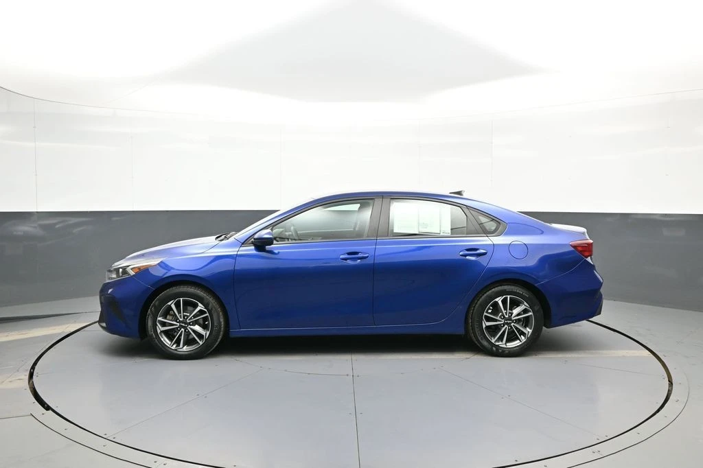 2023 Kia Forte - Image 9 of 21