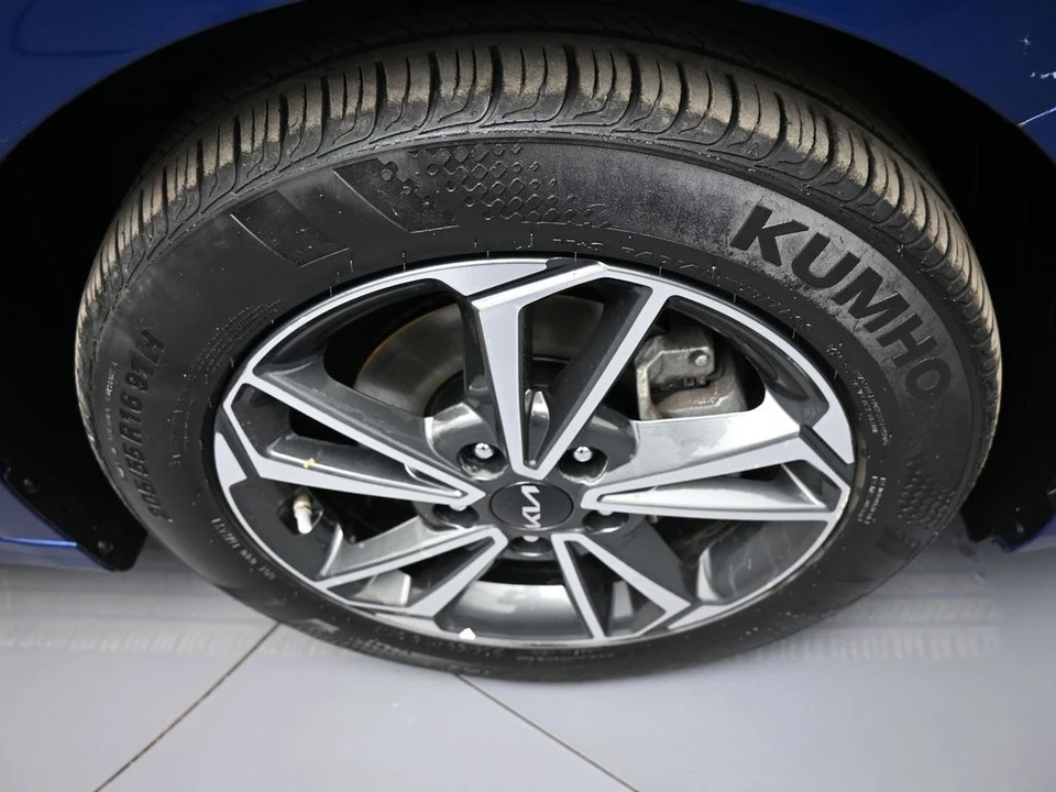 2023 Kia Forte - Image 13 of 21