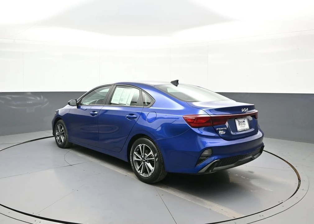 2023 Kia Forte - Image 8 of 21
