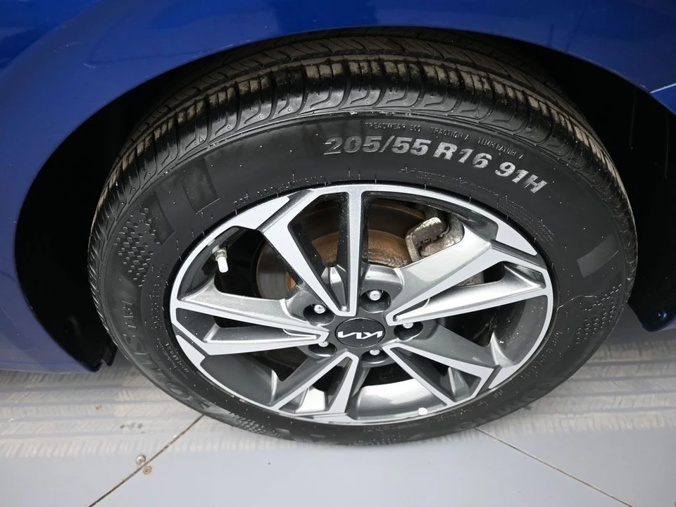2023 Kia Forte - Image 15 of 21