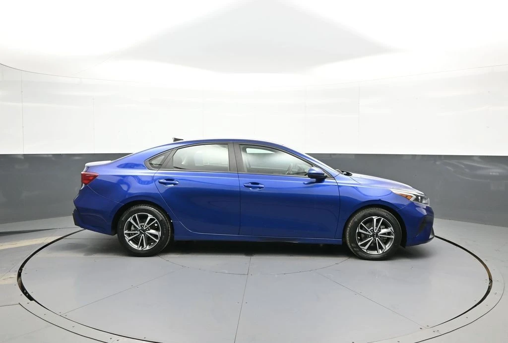 2023 Kia Forte - Image 5 of 21