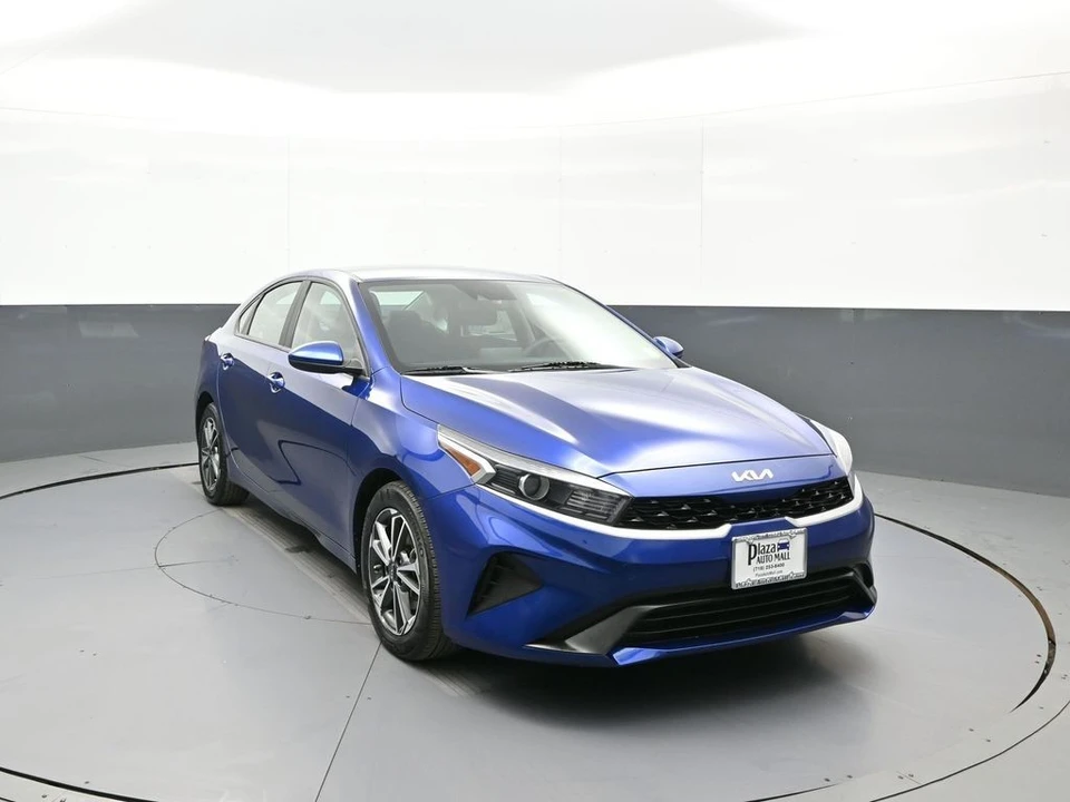 2023 Kia Forte - Image 3 of 21