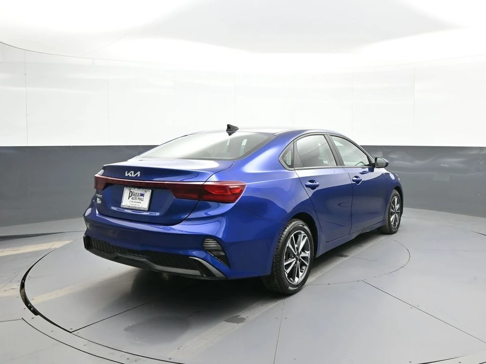 2023 Kia Forte - Image 6 of 21