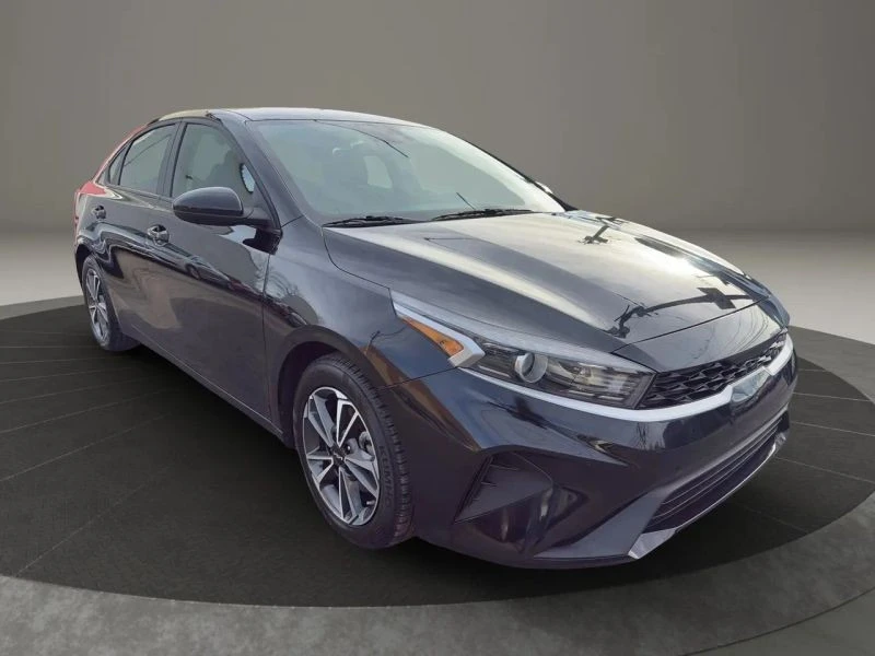 2023 Kia Forte - Image 3 of 12