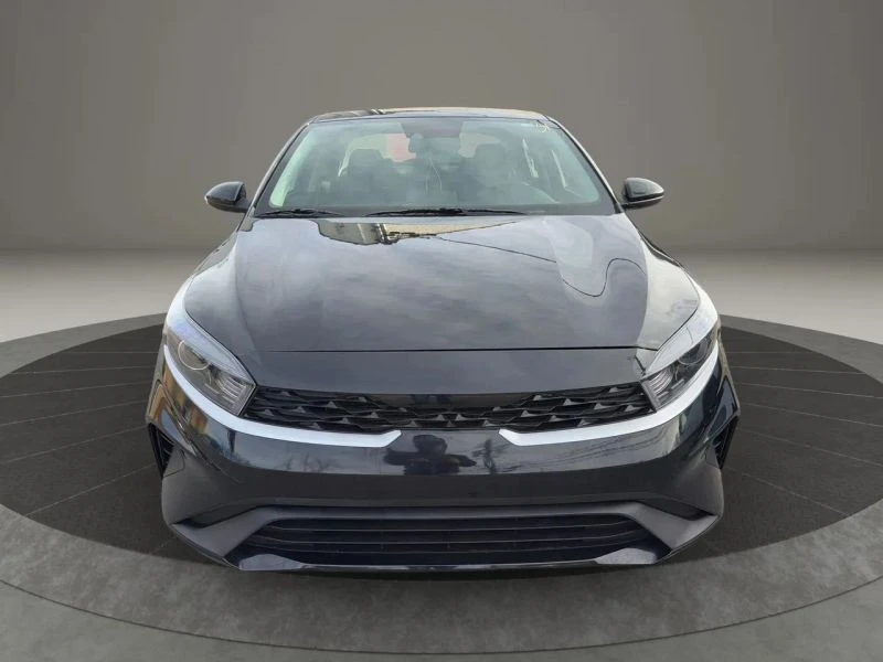 2023 Kia Forte - Image 2 of 12