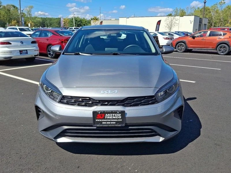 2023 Kia Forte - Image 2 of 12