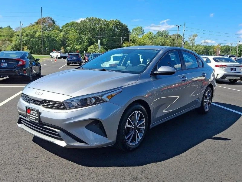2023 Kia Forte - Image 3 of 12