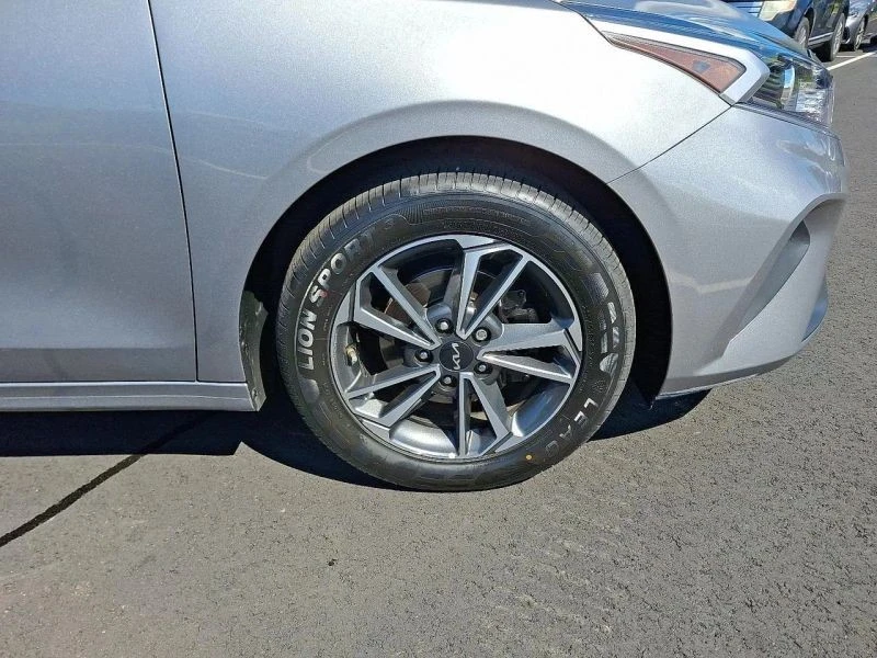 2023 Kia Forte - Image 8 of 12