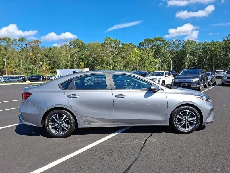2023 Kia Forte - Image 7 of 12