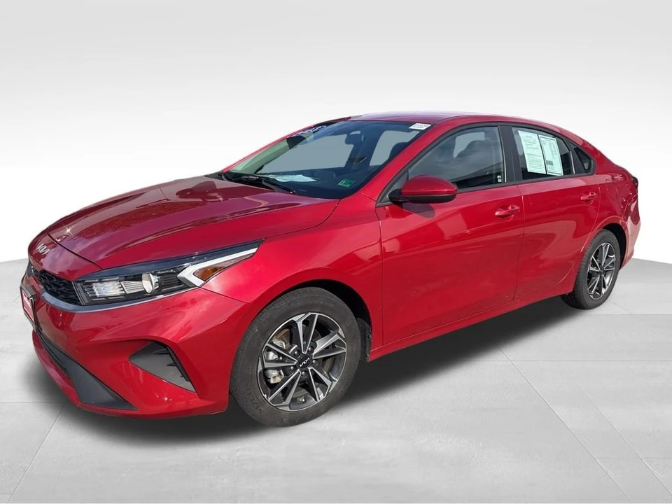 2023 Kia Forte - Image 2 of 12