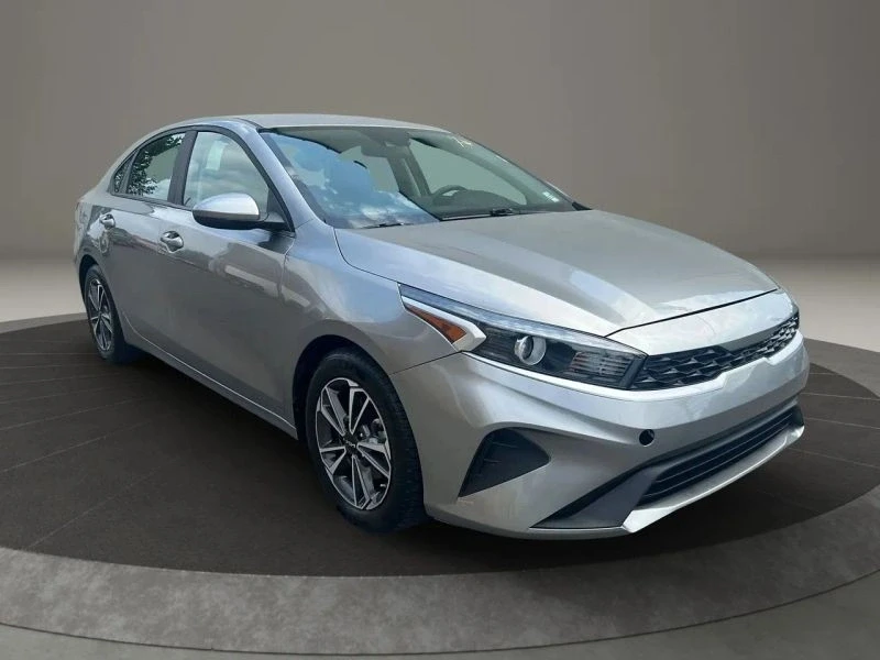 2023 Kia Forte - Image 3 of 12