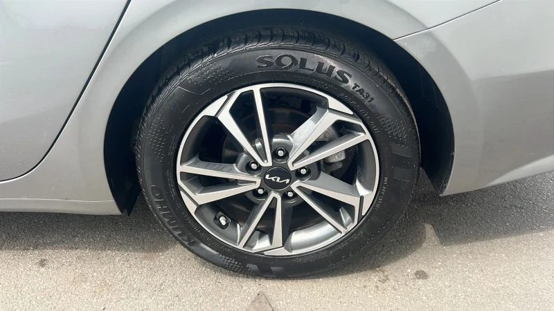 2023 Kia Forte - Image 10 of 12