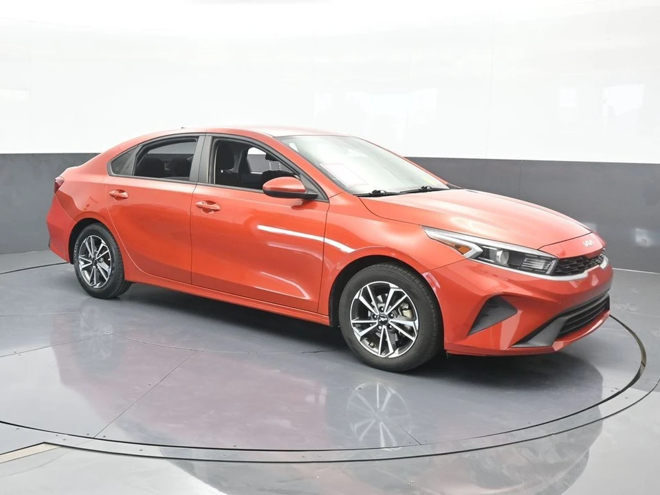 2023 Kia Forte - Image 8 of 12