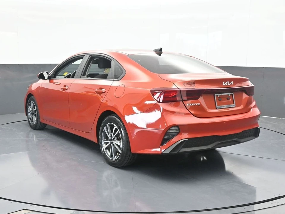 2023 Kia Forte - Image 4 of 12