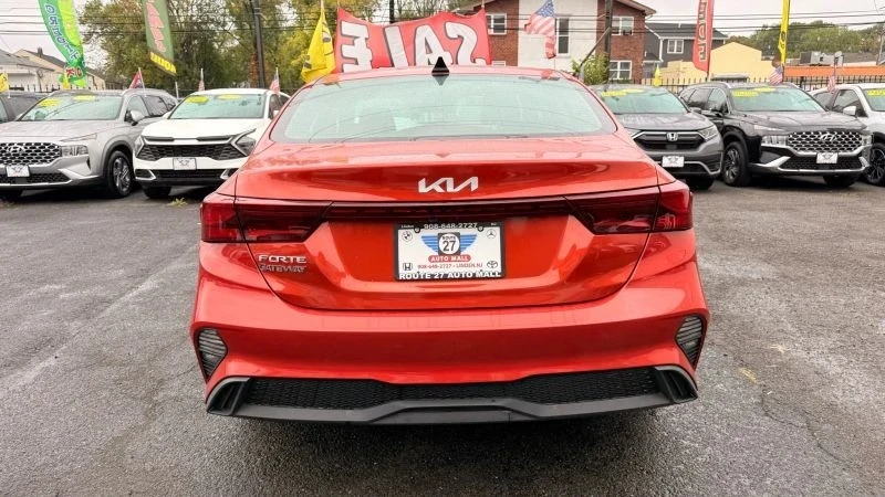 2023 Kia Forte - Image 6 of 12