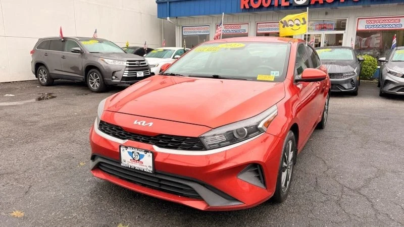 2023 Kia Forte - Image 4 of 12