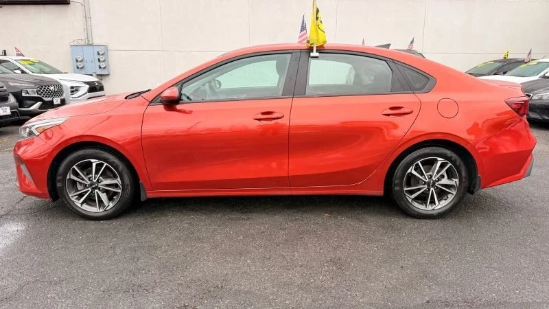 2023 Kia Forte - Image 10 of 12