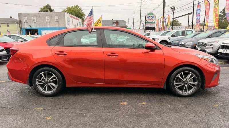 2023 Kia Forte - Image 11 of 12