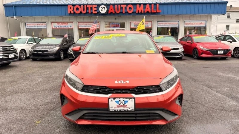 2023 Kia Forte - Image 3 of 12