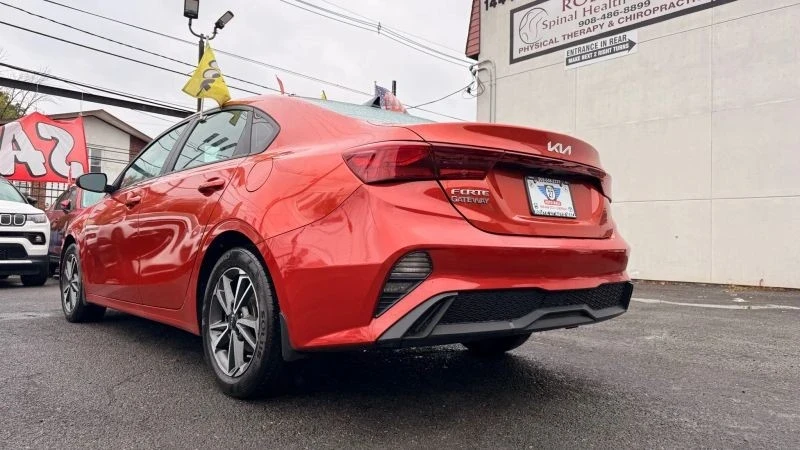 2023 Kia Forte - Image 8 of 12
