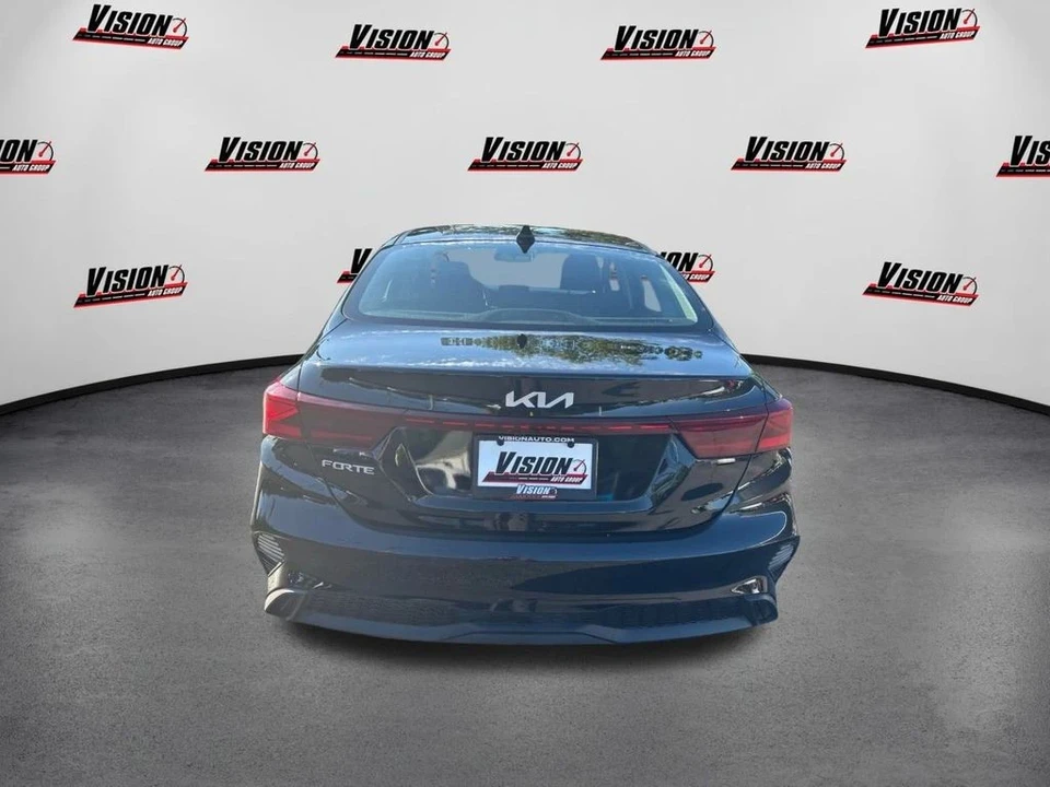 2023 Kia Forte - Image 6 of 12