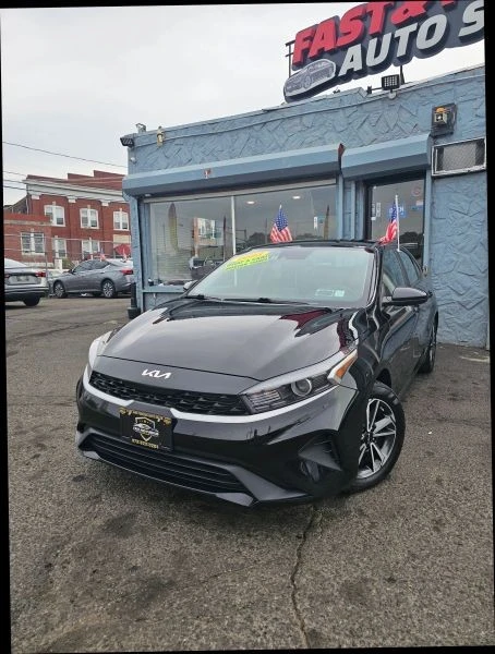 2023 Kia Forte - Image 4 of 12