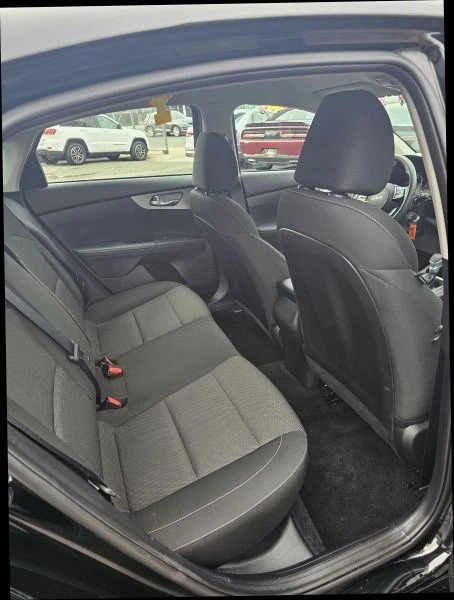 2023 Kia Forte - Image 10 of 12