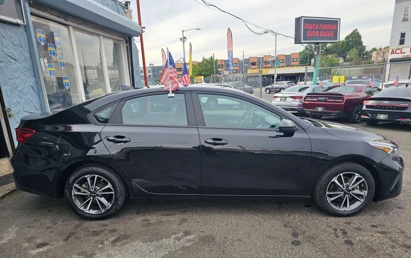 2023 Kia Forte - Image 3 of 12