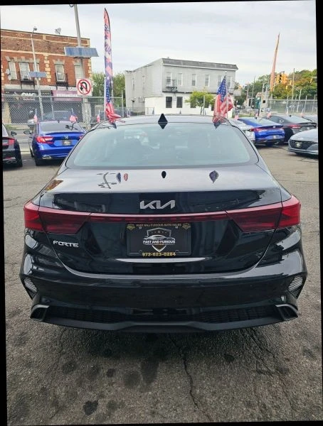 2023 Kia Forte - Image 6 of 12