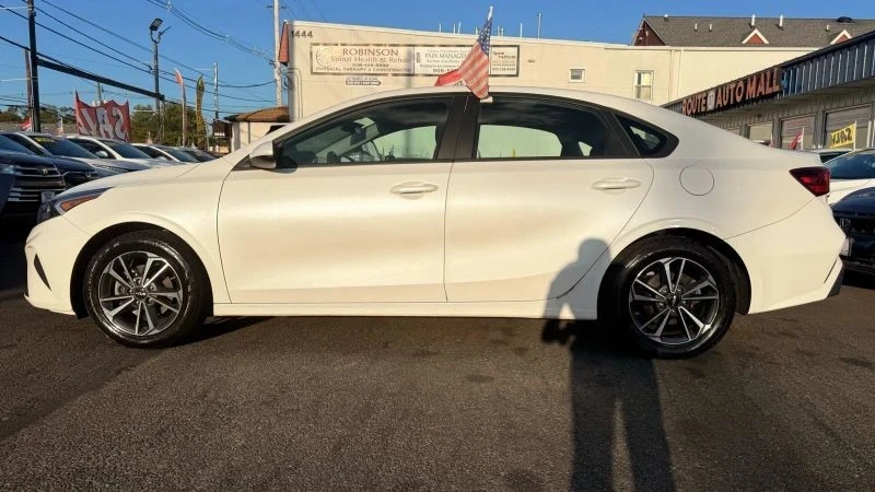 2023 Kia Forte - Image 11 of 12