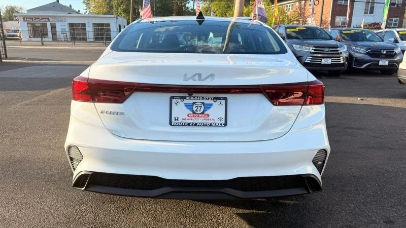2023 Kia Forte - Image 6 of 12