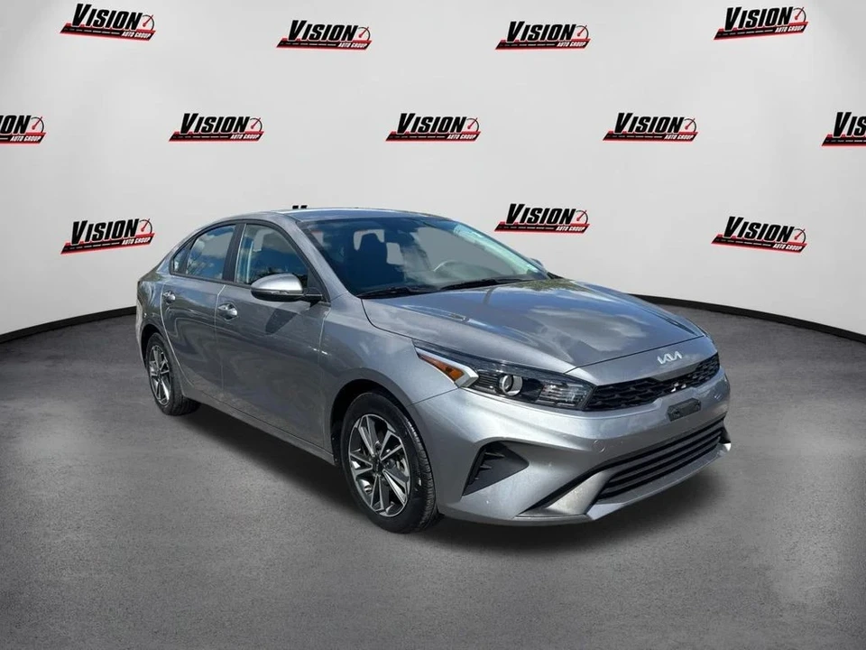 2023 Kia Forte - Image 3 of 12