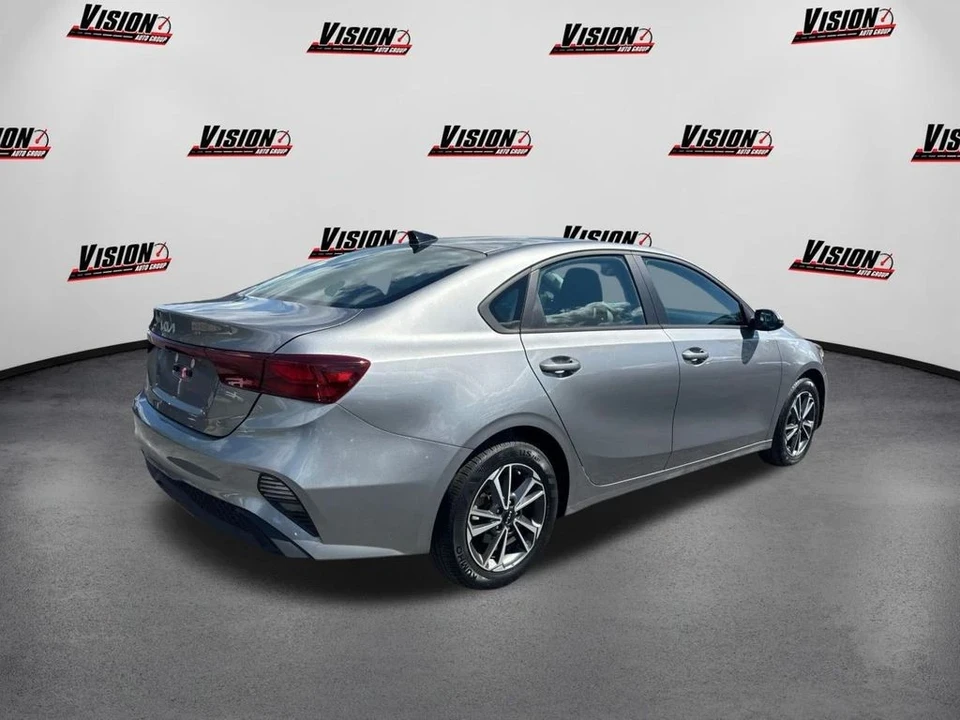 2023 Kia Forte - Image 5 of 12
