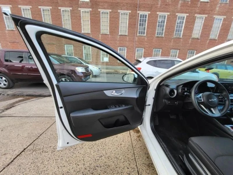 2023 Kia Forte - Image 12 of 12