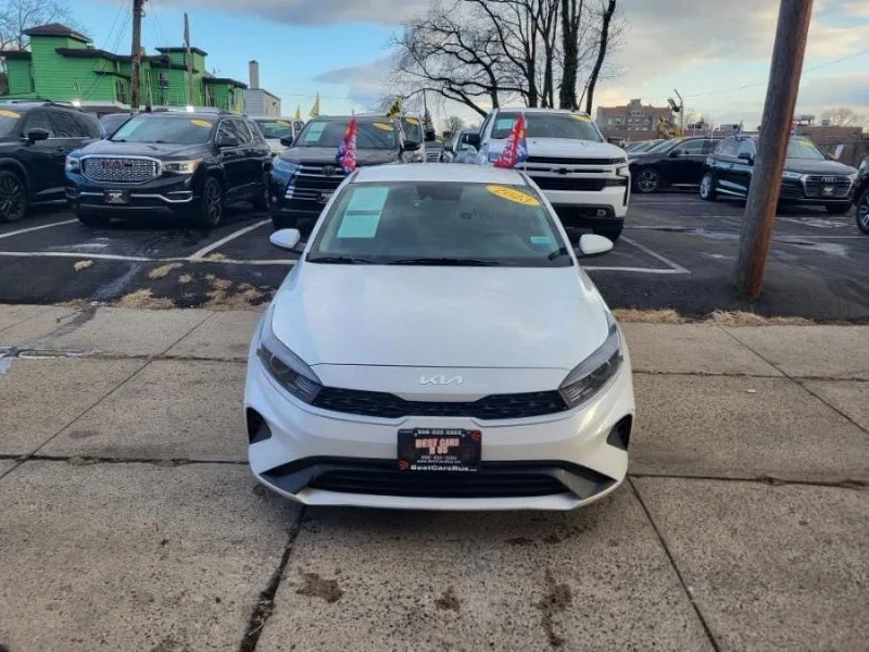 2023 Kia Forte - Image 6 of 12