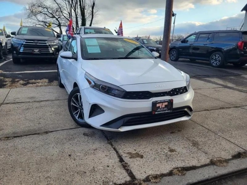2023 Kia Forte - Image 7 of 12