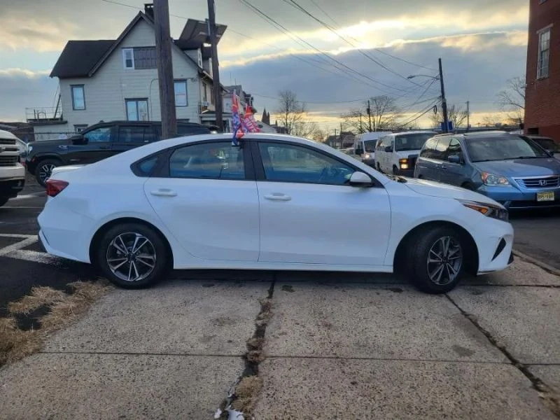 2023 Kia Forte - Image 7 of 12