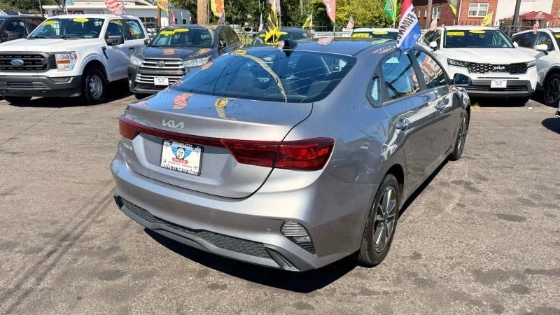 2023 Kia Forte - Image 7 of 12