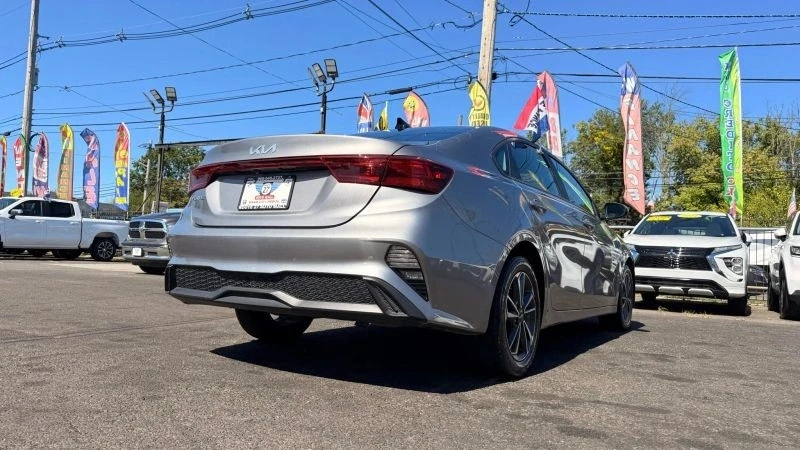 2023 Kia Forte - Image 9 of 12