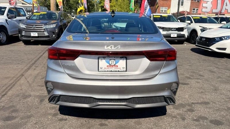2023 Kia Forte - Image 6 of 12