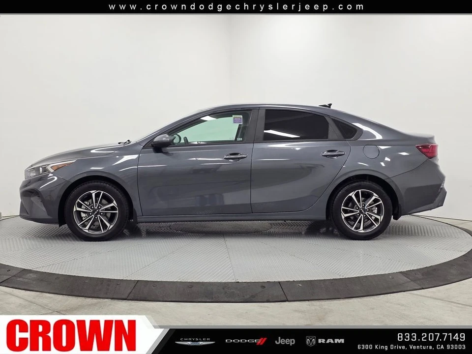 2023 Kia Forte - Image 4 of 12