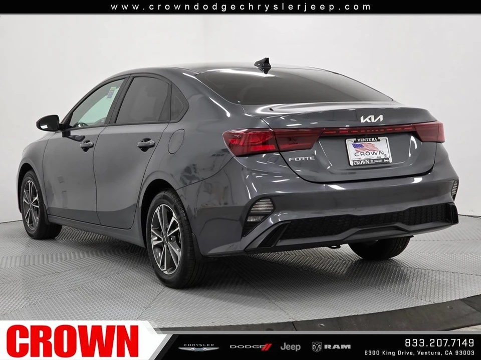 2023 Kia Forte - Image 5 of 12