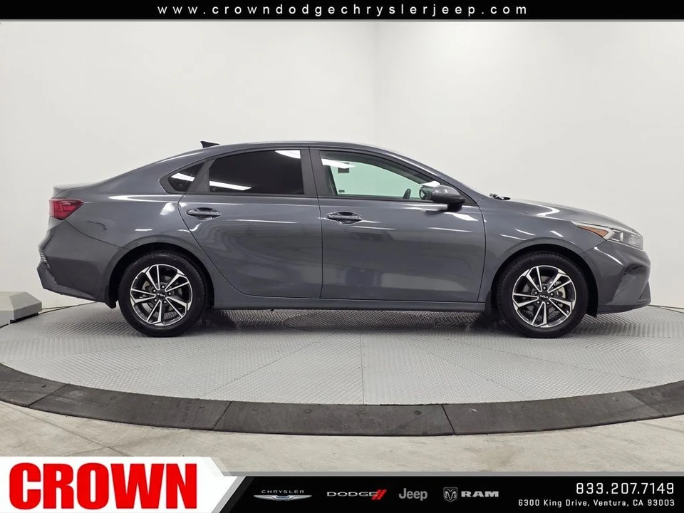 2023 Kia Forte - Image 8 of 12