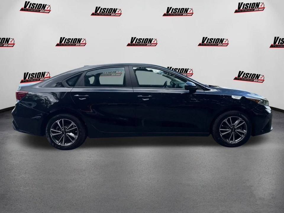 2023 Kia Forte - Image 4 of 12