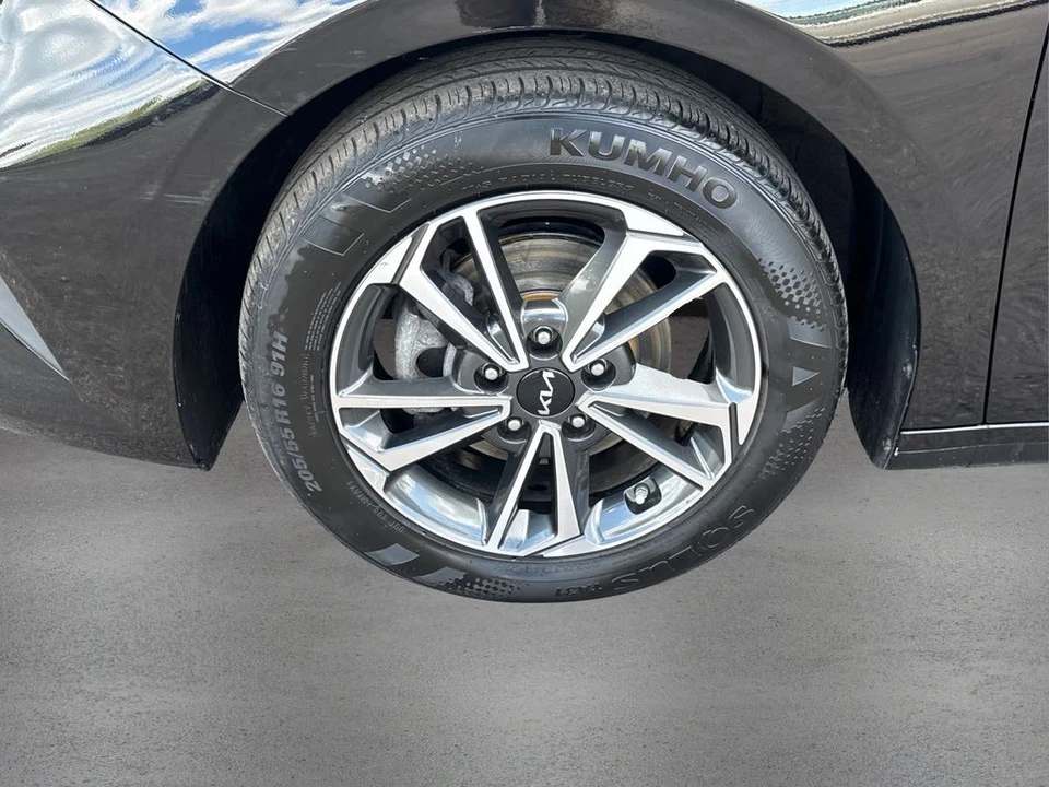 2023 Kia Forte - Image 12 of 12