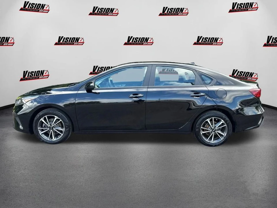 2023 Kia Forte - Image 8 of 12