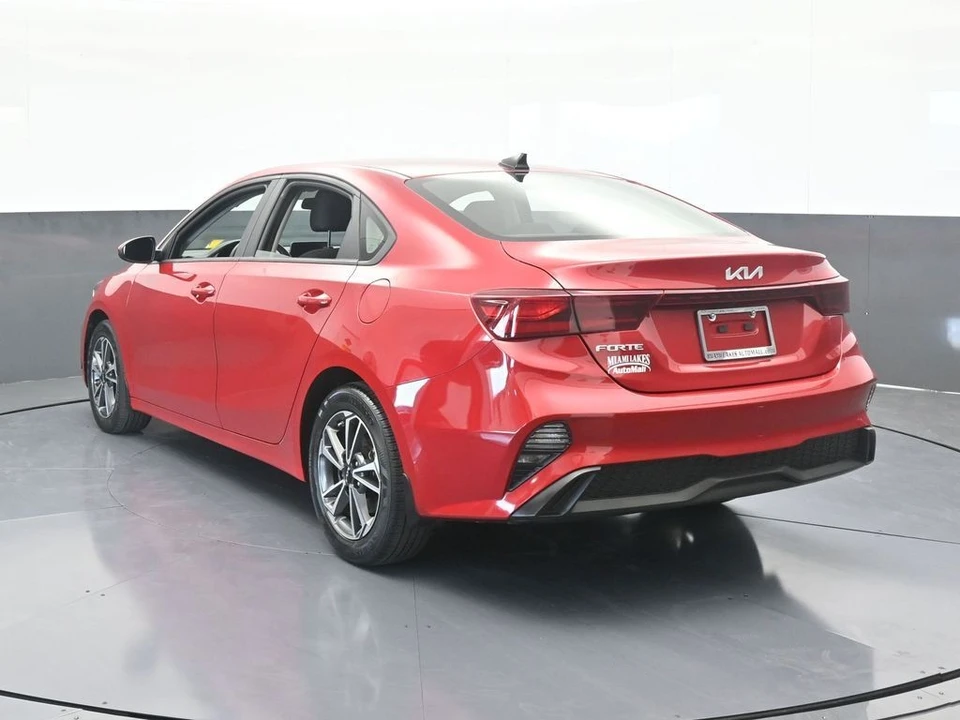 2023 Kia Forte - Image 4 of 12