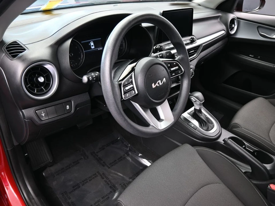 2023 Kia Forte - Image 10 of 12